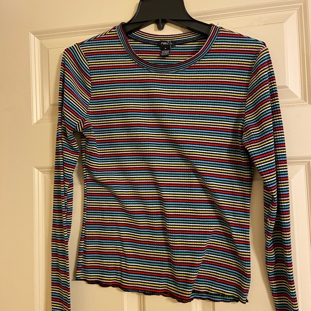 Long sleep crop style top